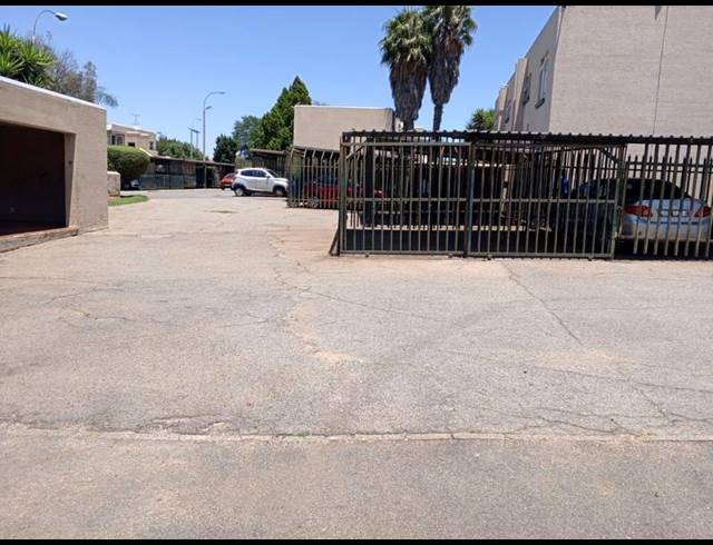 2 BEDROOM APARTMENT FOR SALE IN GROBLERPARK